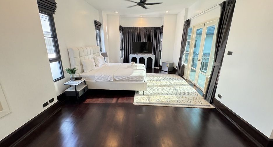 Villa en alquiler de 4 habitaciones en Watthana, Bangkok