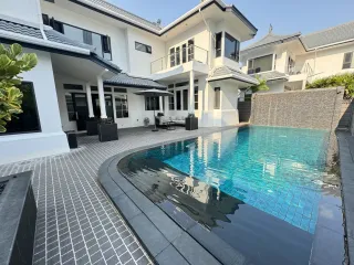 出租 4 卧室 别墅 在 Watthana, 曼谷