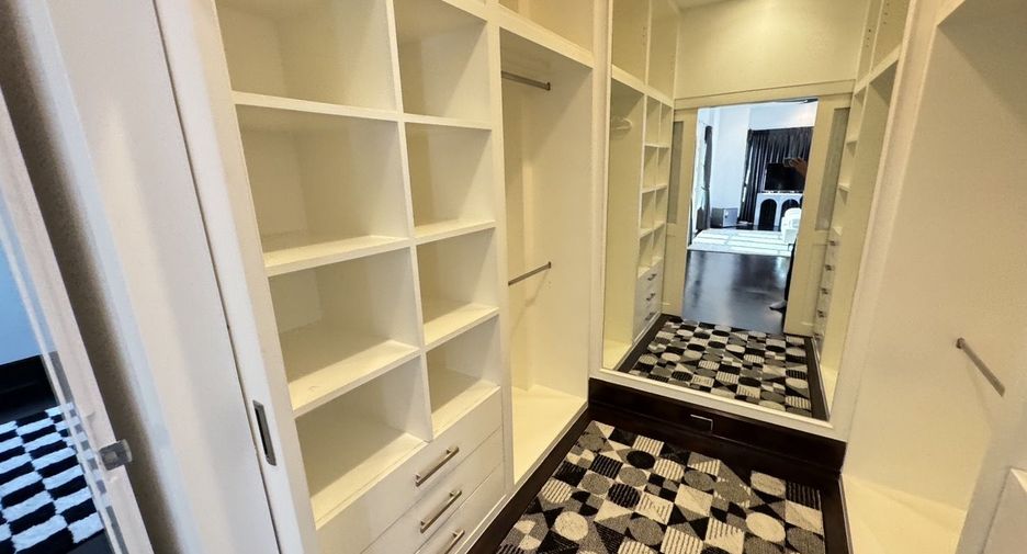 Villa en alquiler de 4 habitaciones en Watthana, Bangkok