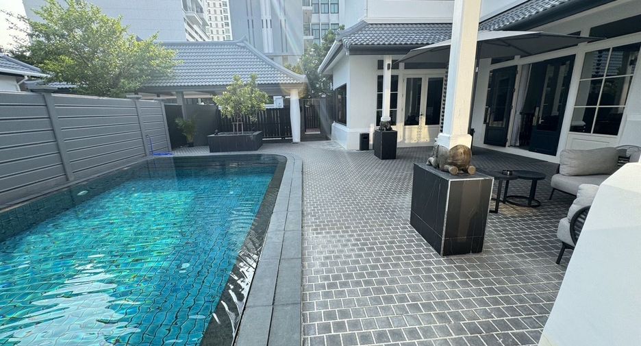 Villa en alquiler de 4 habitaciones en Watthana, Bangkok