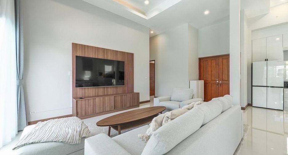 For sale 4 bedrooms villa in Thalang, Phuket