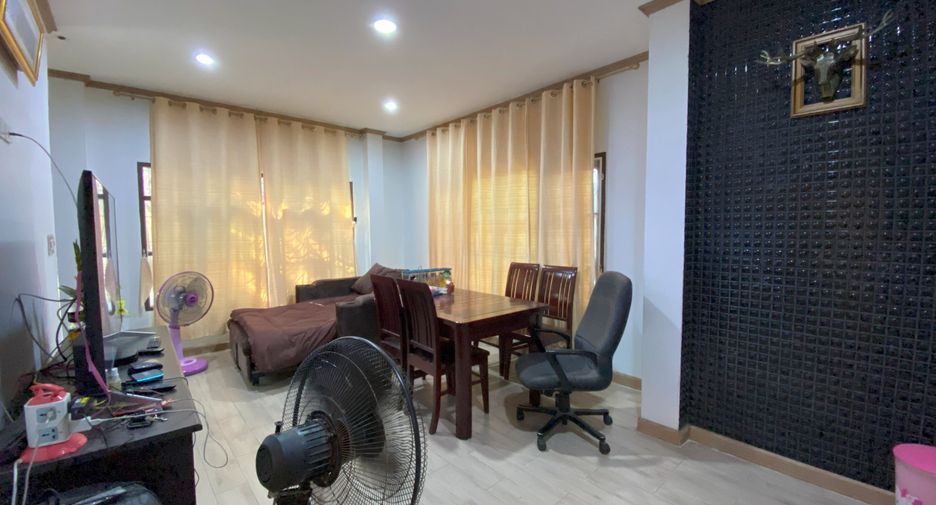 Casa en venta de 10 habitaciones en Thawi Watthana, Bangkok