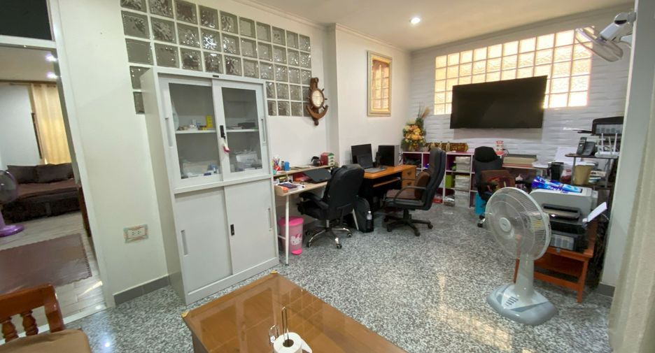 Casa en venta de 10 habitaciones en Thawi Watthana, Bangkok