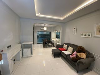 For sale そして for rent 3 ベッドルーム townhouse in Saphan Sung, Bangkok