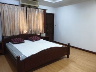 À louer 3 chambres appartement à Khlong Toei, Bangkok