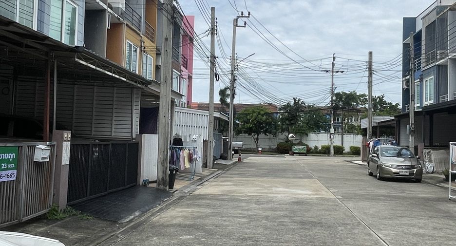 For sale 3 bedrooms house in Khan Na Yao, Bangkok