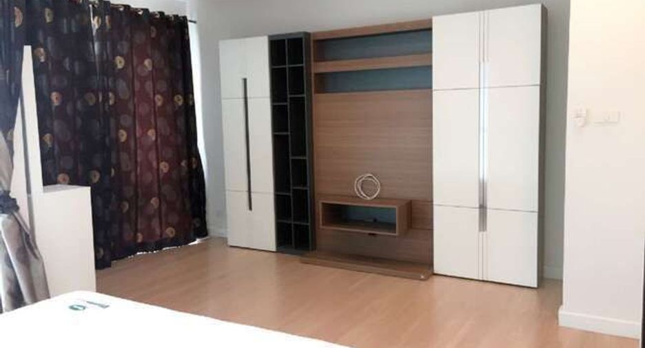 For sale 3 bedrooms house in Khan Na Yao, Bangkok