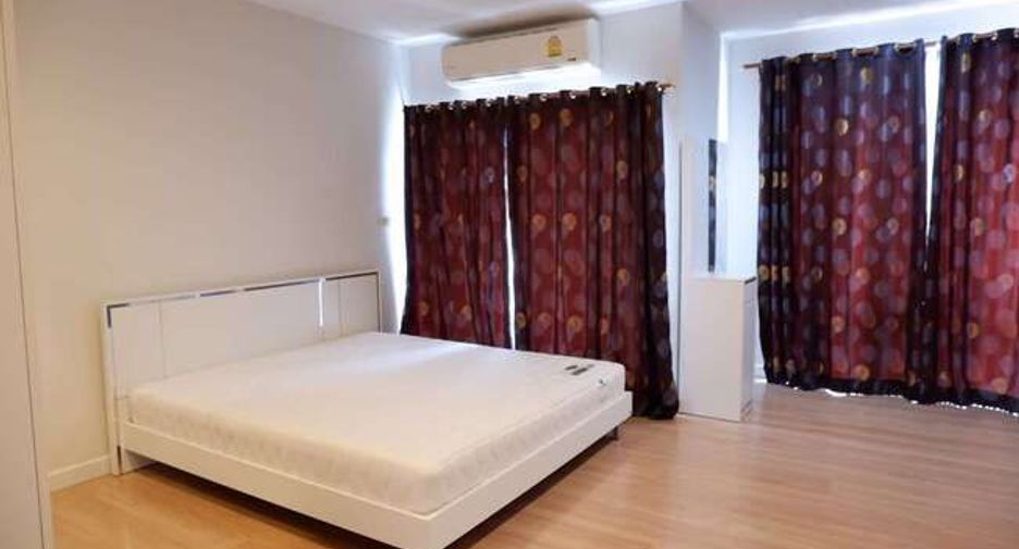 For sale 3 bedrooms house in Khan Na Yao, Bangkok