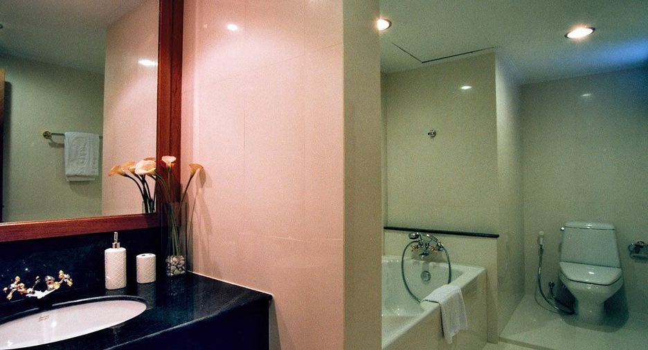 For rent 4 bedrooms apartment in Watthana, Bangkok