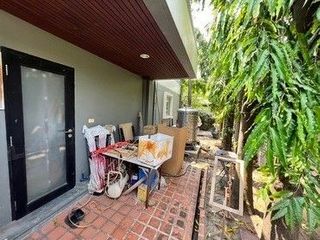 Casa en venta de 6 habitaciones en Phra Khanong, Bangkok