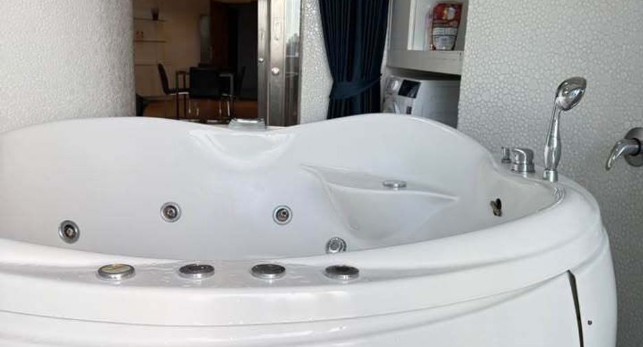 For rent 1 bed condo in Watthana, Bangkok