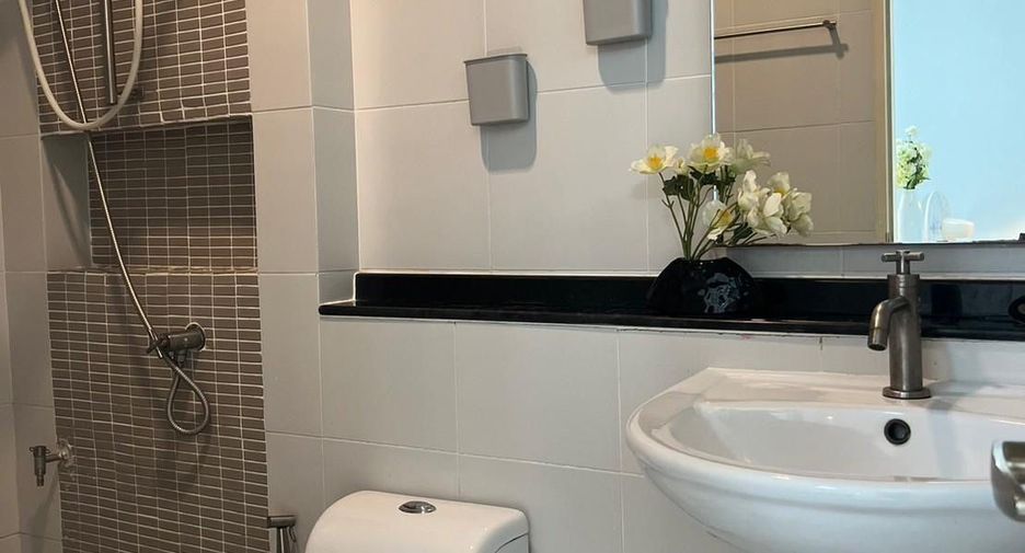 For rent 3 bedrooms townhouse in Mueang Phuket, Phuket