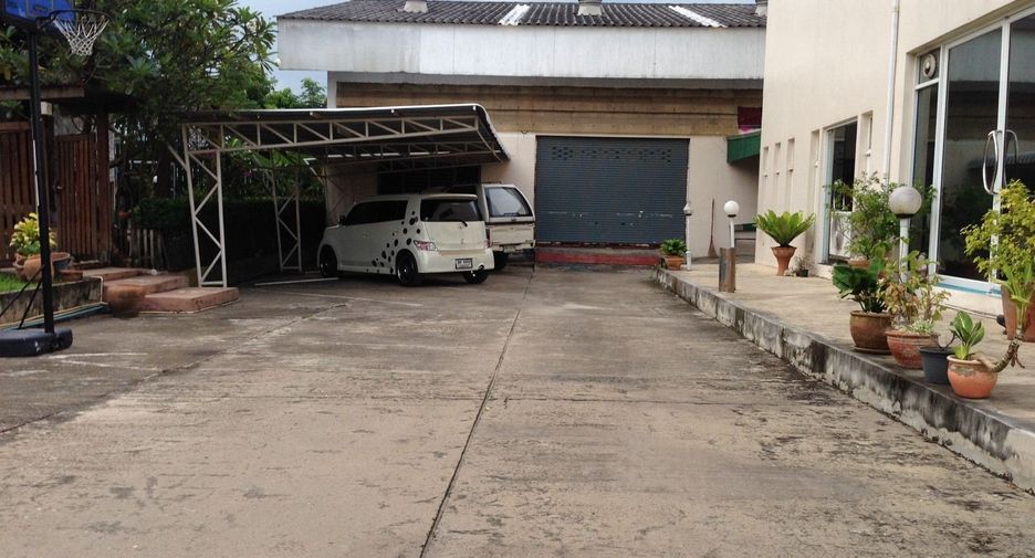 Haus zum Kauf mit 6 Zimmer in Bang Bon, Bangkok