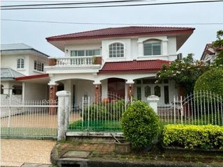 Продажа 4 спальни дом в Mueang Samut Prakan, Самутпракан