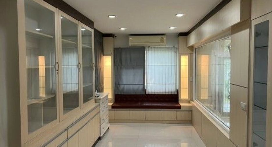 Продажа 4 спальни дом в Mueang Samut Prakan, Самутпракан