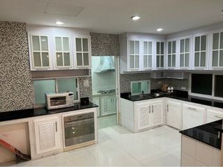 Продажа 4 спальни дом в Mueang Samut Prakan, Самутпракан