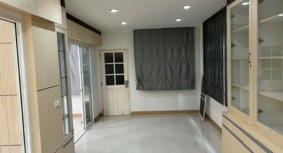 Продажа 4 спальни дом в Mueang Samut Prakan, Самутпракан