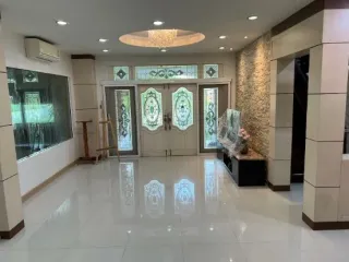 Продажа 4 спальни дом в Mueang Samut Prakan, Самутпракан