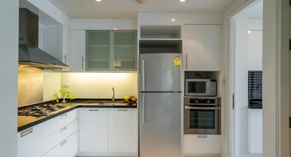 For rent 3 bedrooms apartment in Watthana, Bangkok