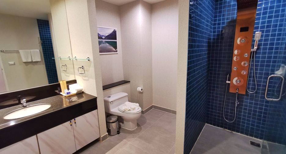For rent 6 bedrooms condo in Pathum Wan, Bangkok