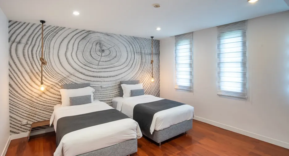 For rent 6 bedrooms condo in Pathum Wan, Bangkok