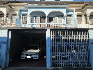 À vendre 5 chambres maison de ville à Phasi Charoen, Bangkok