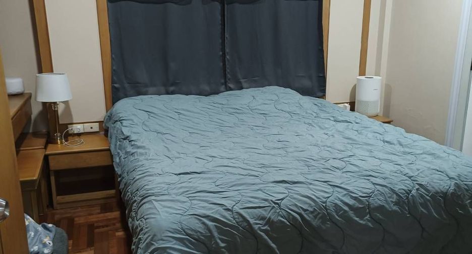 For rent 2 bedrooms condo in Watthana, Bangkok
