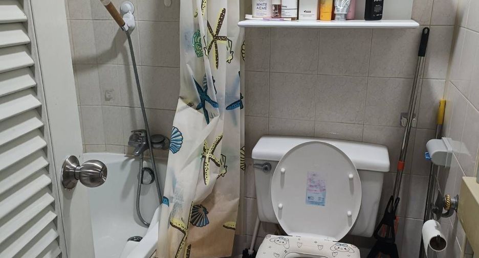 For rent 2 bedrooms condo in Watthana, Bangkok
