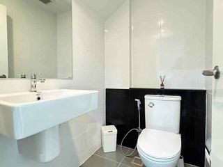 For rent 2 bedrooms townhouse in Saphan Sung, Bangkok