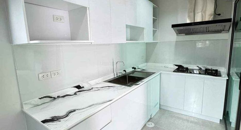 For rent 2 ベッドルーム townhouse in Saphan Sung, Bangkok
