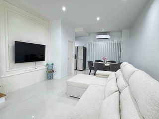 For rent 2 bedrooms townhouse in Saphan Sung, Bangkok