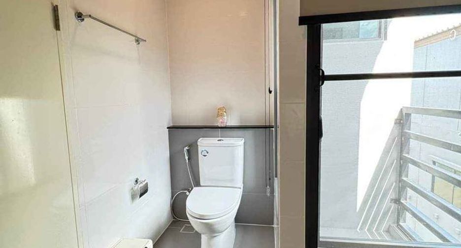 For rent 2 ベッドルーム townhouse in Saphan Sung, Bangkok