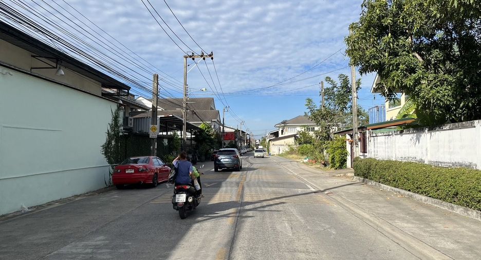 For sale 5 bedrooms house in Prawet, Bangkok