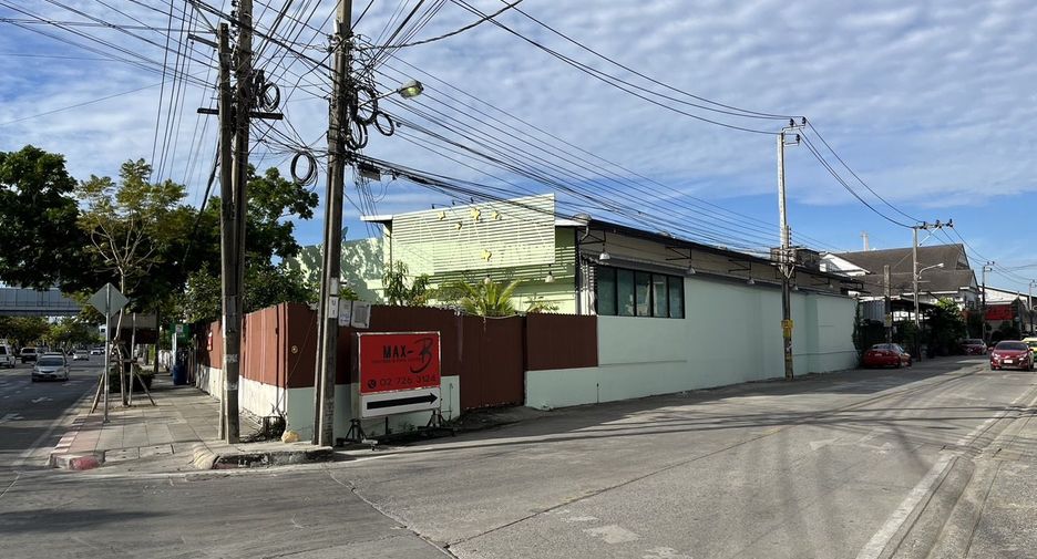 For sale 5 bedrooms house in Prawet, Bangkok