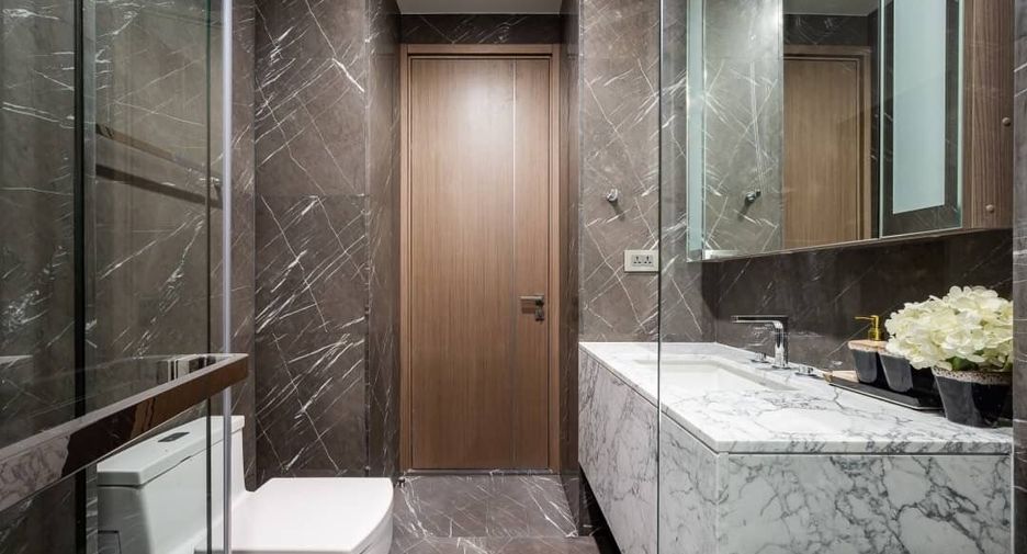 For rent 2 bedrooms condo in Watthana, Bangkok