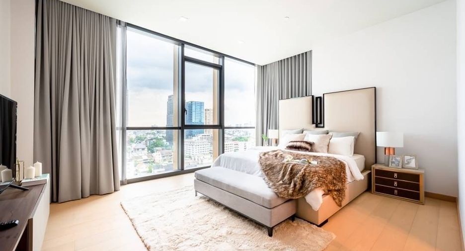 For rent 2 bedrooms condo in Watthana, Bangkok