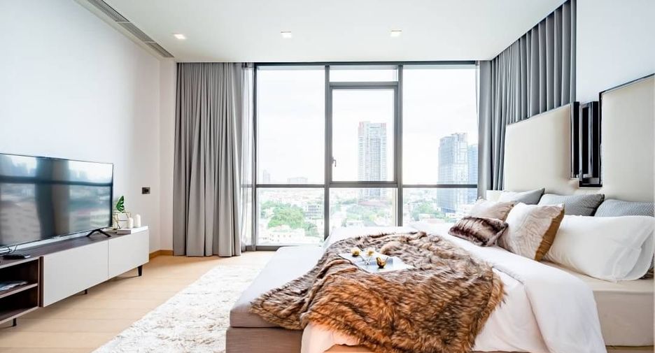 For rent 2 bedrooms condo in Watthana, Bangkok