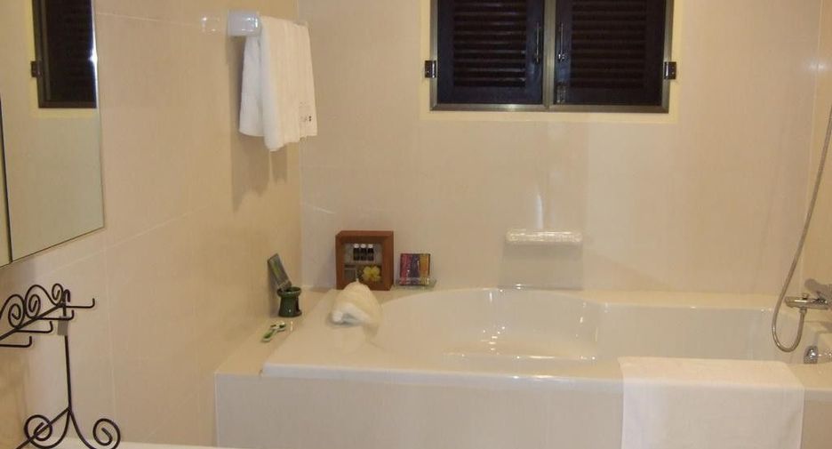 For rent 2 bedrooms condo in Huai Khwang, Bangkok