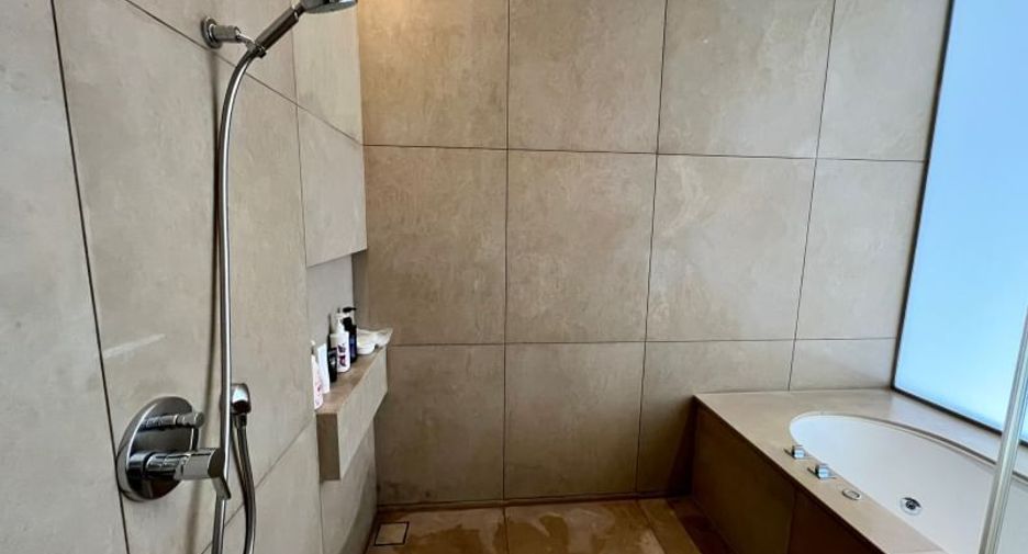 For sale 1 bed condo in Sathon, Bangkok