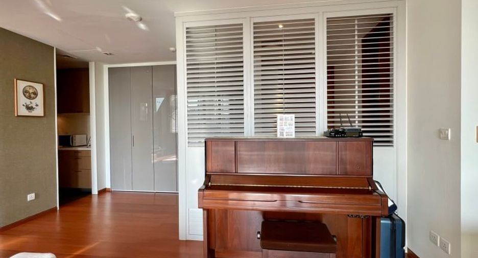 For sale 1 bed condo in Sathon, Bangkok