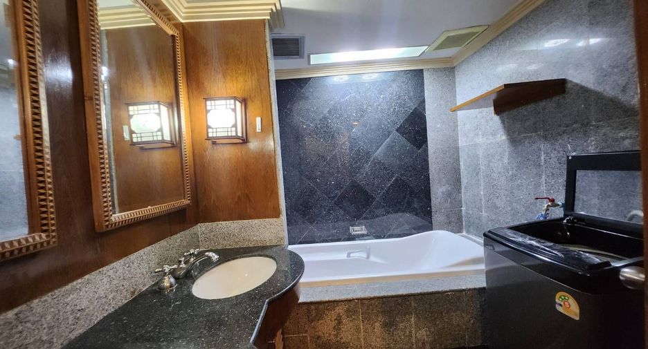 For rent 1 bed condo in Bang Rak, Bangkok