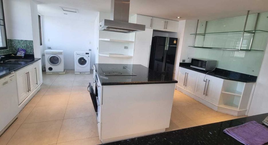 For rent 4 bedrooms condo in Khlong Toei, Bangkok
