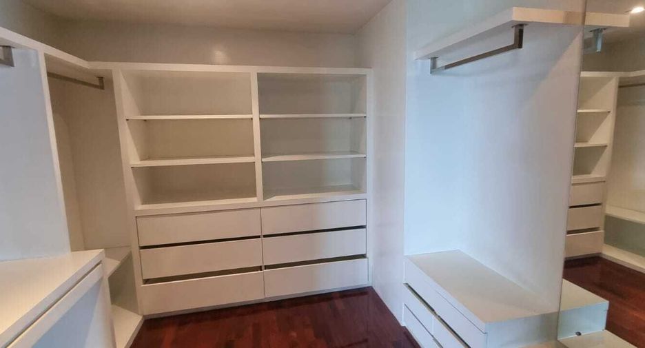 For rent 4 bedrooms condo in Khlong Toei, Bangkok