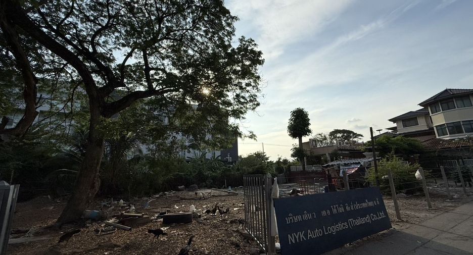 For sale land in Saphan Sung, Bangkok