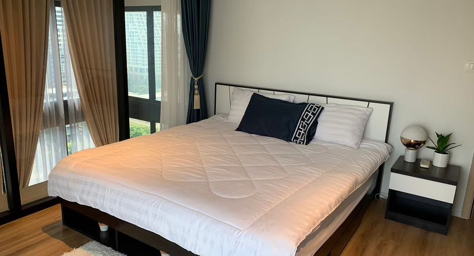 For rent 2 bedrooms condo in Sathon, Bangkok