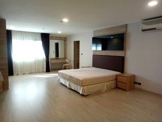 Apartamento en alquiler de 3 habitaciones en Watthana, Bangkok