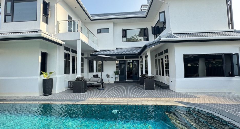 À louer 4 chambres villa à Watthana, Bangkok