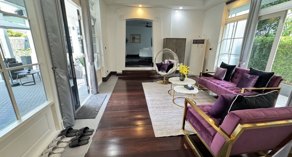 À louer 4 chambres villa à Watthana, Bangkok