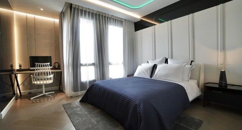 For sale 4 bedrooms house in Watthana, Bangkok