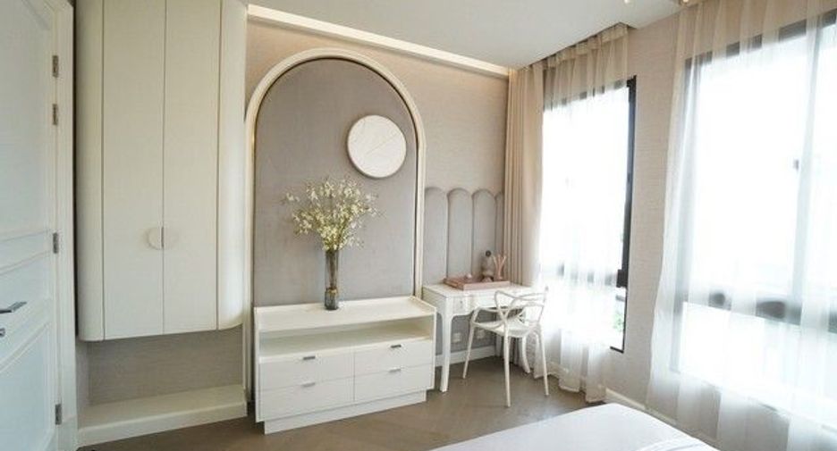 For sale 4 bedrooms house in Watthana, Bangkok